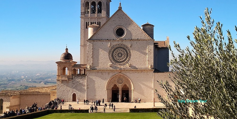 Full Day Assisi and Cortona Private Tour from Siena